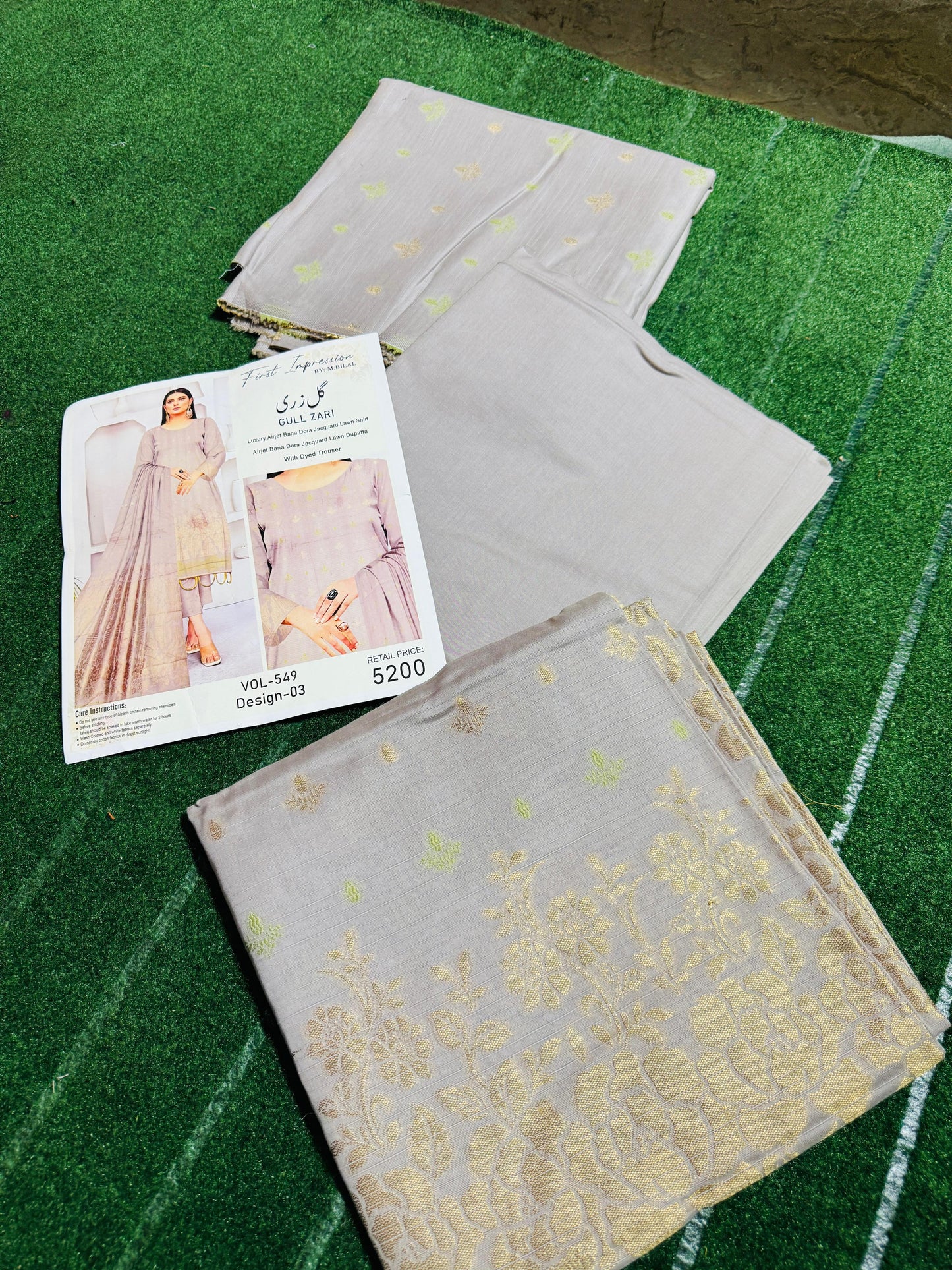 Broschia All Season 3-Piece Suit – Dyed Shalwar & Premium Fabric Elegance
