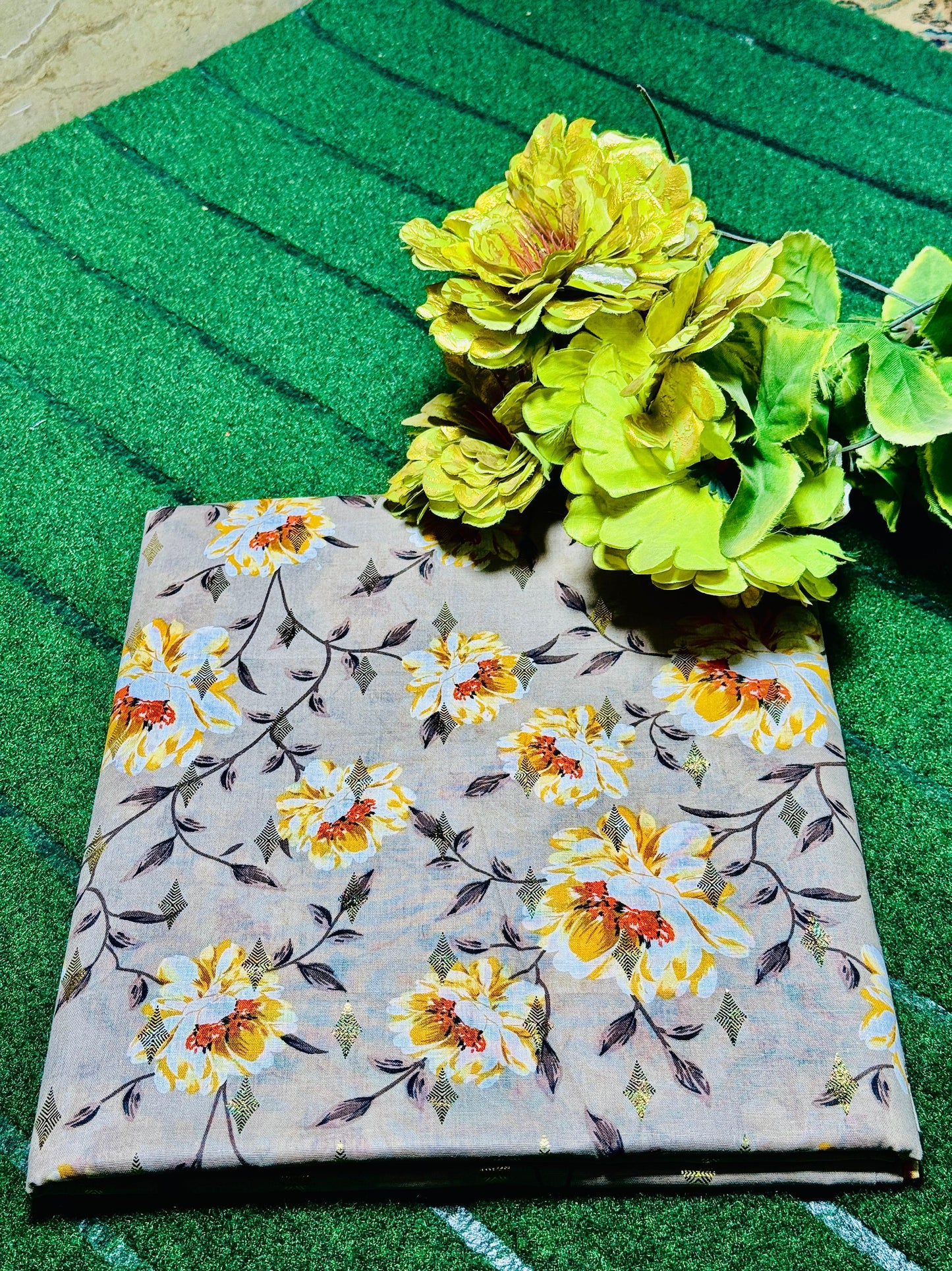 Zari Lawn 3.5-Gaz Embroidered Suit – Summer Collection