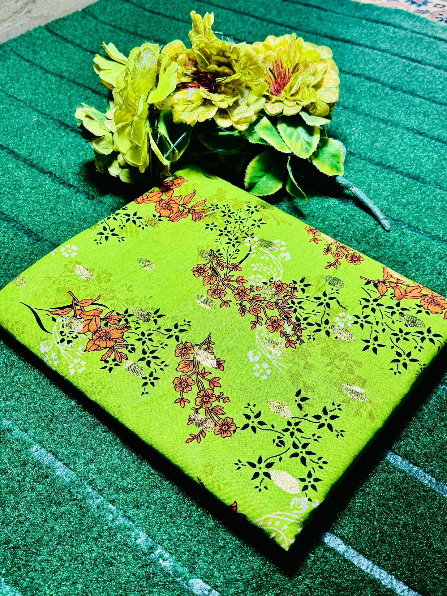 Zari Lawn 3.5-Gaz Embroidered Suit – Summer Collection