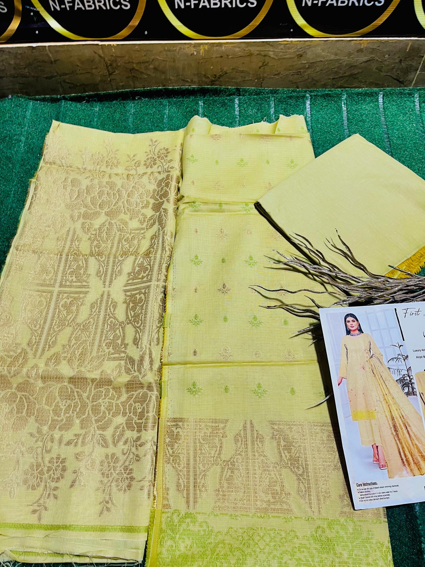 Broschia All Season 3-Piece Suit – Dyed Shalwar & Premium Fabric Elegance